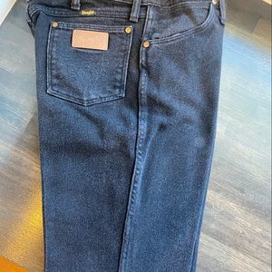 JEANS
35 x 34 WRANGLER® COWBOY CUT® BOOTCUT STRETCH REGULAR FIT JEAN IN BLACK